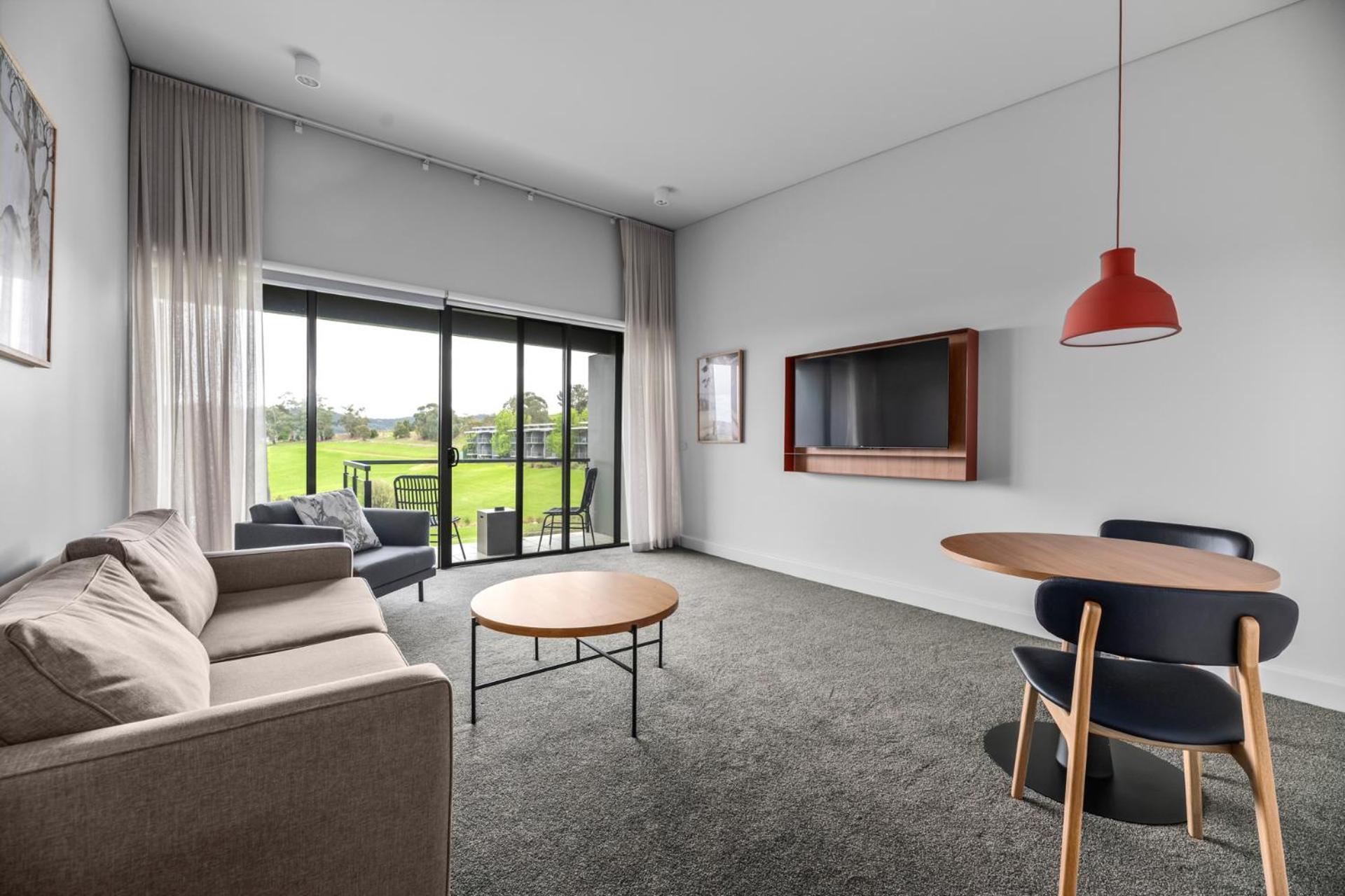 Balgownie Estate Yarra Valley Yarra Glen Kamer foto A living room with a television